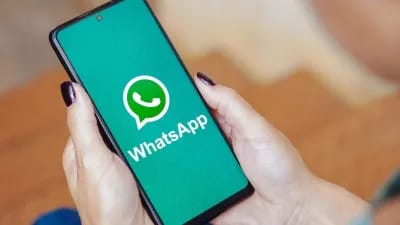 WhatsApp ने किया बड़ा ऐलान! अब इंटरनेट के बिना भी शेयर कर सकेंगे फोटो और वीडियो, यूज़र्स की चिंता हुई खत्म